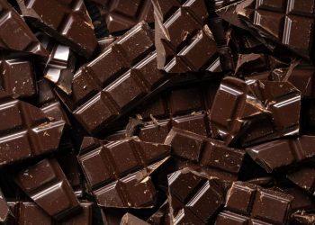 Chocolate faz bem! Estudo revela que o cacau pode ajudar na saúde ocular