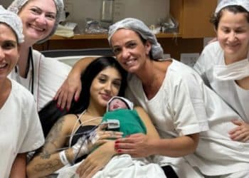 Bebê na UTI e guerra pública entre mãe e filha choca seguidores