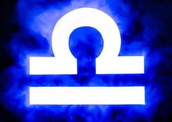 O que os astros escondem para Libra em 2025 vai te deixar sem palavras