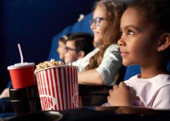 Vai ao cinema com crianças pela primeira vez? Veja o que fazer