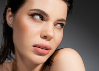 Adeus falhas! receita caseira para sobrancelhas mais espessas em dias