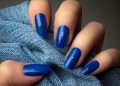 Azul royal nas unhas! como usar, cuidar e arrasar com estilo