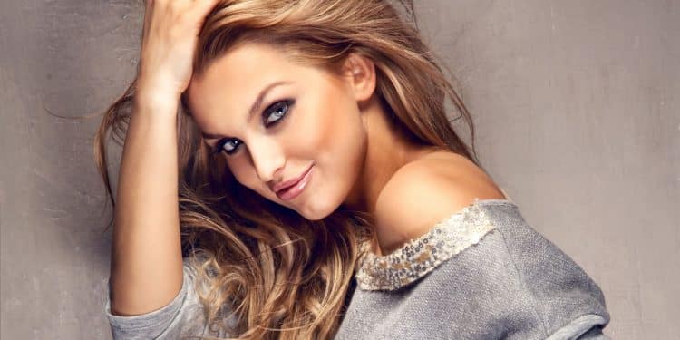 Como escolher a cor de cabelo perfeita para rejuvenescer