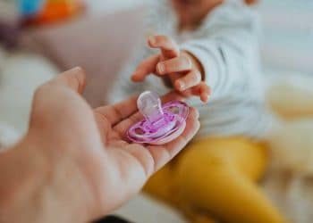 Como ajudar seu filho a largar a chupeta e o dedo sem estresse