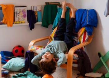 Estudo mostra qual idade as crianças mais aprontam (e deixam os pais vermelhos de vergonha)