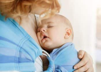 Respiração do bebê: o que você deve saber e como observar sem pânico