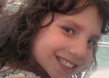 História da menina com nanismo que foi acusada de ser uma adulta sociopata pelos pais adotivos ganha nova série