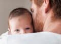 A presença do pai pode aumentar o período de amamentação do bebê, segundo estudo