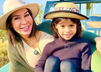 Após sentir fortes dores abdominais, filha de Maíra Cardi é levada ao hospital