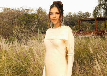 Mariana Rios mostra os mimos que já recebeu para o enxoval do filho