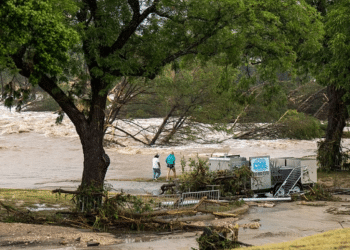 Enchentes no Texas: 27 meninas e monitoras perdem a vida em acampamento cristão