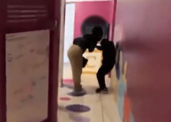 Reportagem do SP1 mostra, sem querer, momento de violência contra criança