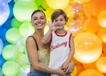 Após voltar de lua de mel e embarcar em nova viagem internacional, Ísis Valverde é questionada sobre presença na vida do filho