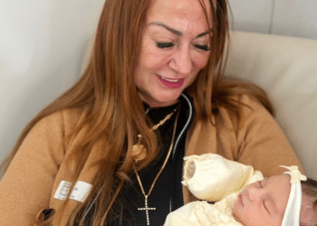 Mãe de Neymar publica primeira foto com Mel e se declara à neta