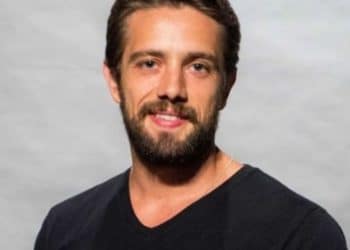 Rafael Cardoso faz desabafo e diz que está há 2 anos sem ver os filhos