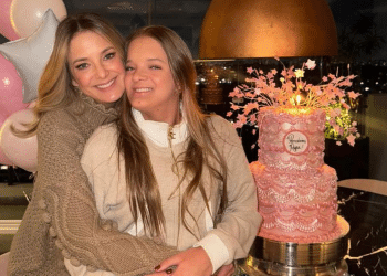 Ticiane Pinheiro faz festa surpresa para Rafa Justus após viagem aos EUA