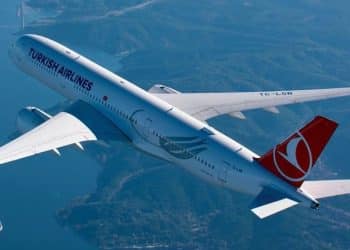 Homem morre durante voo da Turquia para os EUA e corpo desaparece após pouso no destino final