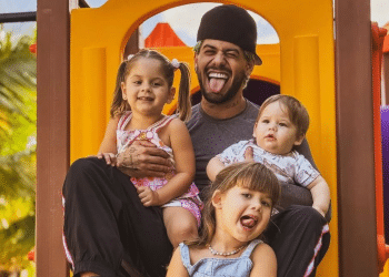 Nova fase! Zé Felipe curte viagem com os filhos na Bahia