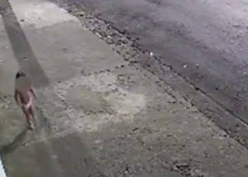 Mulher é presa após deixar a filha de 3 anos sozinha para ir em baile funk; criança foi vista vagando sozinha de madrugada