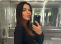 Grávida, Mariana Rios exibe barriguinha em selfie no espelho