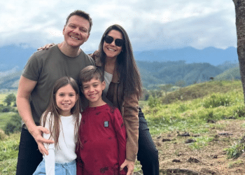 Michel Teló brinca sobre diferença de idade dos filhos: “Resguardo?”