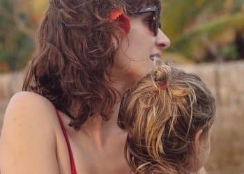 Monica Benini, esposa de Junior, se abre sobre refúgios em meio ao tratamento da síndrome rara da filha