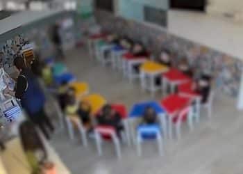 Professora é investigada por agredir criança de 4 anos com livros em escola particular; veja o vídeo