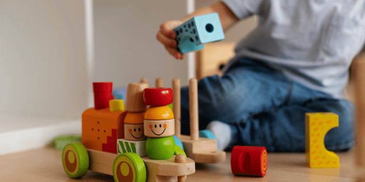 Conheça 7 brincadeiras que irão ajudar no desenvolvimento do seu filho.