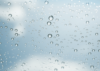 gotas de água em uma superfície