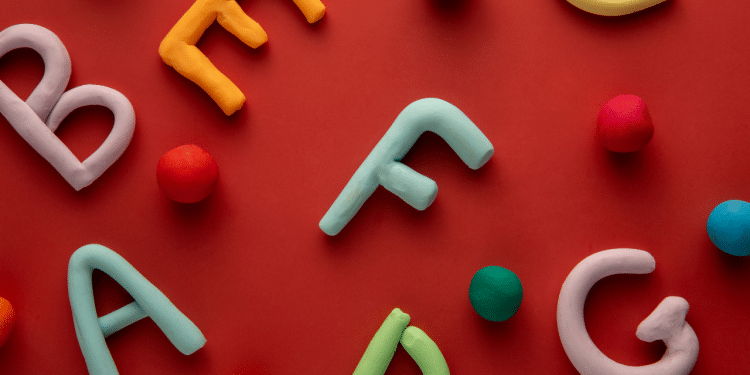 Escolher o nome do bebê é mais do que uma decisão, é um gesto de amor. Foto: Freepik