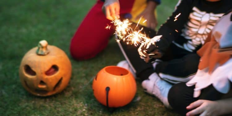 10 brincadeiras para curtir com seus filhos no Halloween.