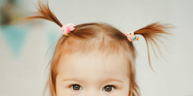 5 dicas para manter os cabelos do seu bebê saudáveis e bonitos.