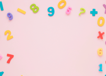 números e letras em um fundo rosa