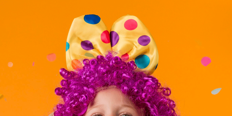 Cabelo maluco nas escolas desafia criatividade dos pais; veja ideias.