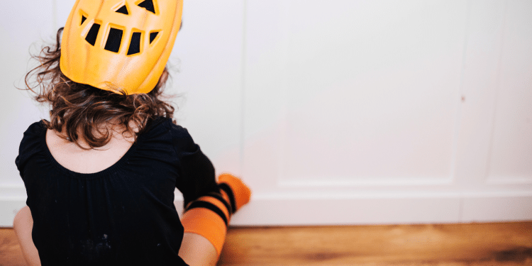 Como ajudar seu filho a superar o medo do Halloween.
