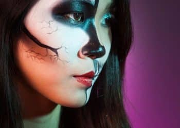 Maquiagem de Halloween proteja a pele com estilo e segurança.