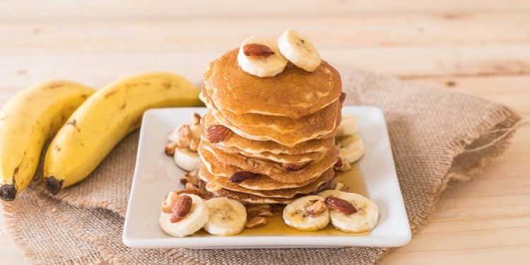 Panqueca saudável de banana com aveia: passo a passo simples