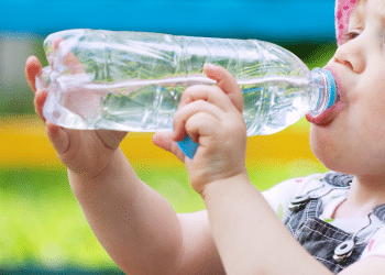 Quanto de água meu filho precisa beber por dia?