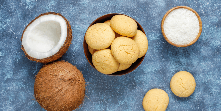 Receita simples de bolacha de coco low carb.