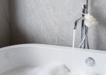 Tudo que você precisa saber sobre partos na água.