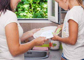 21 ideias de tarefas domésticas para todos os tipos de crianças