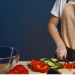10 habilidades culinárias que qualquer criança pode aprender.
