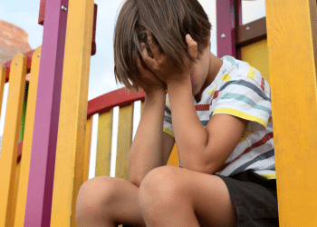 Como a rejeição infantil afeta a vida Especialistas explicam