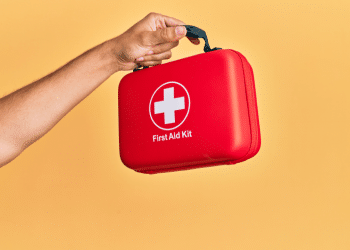 Guia de primeiros socorros para pais tratarem 10 lesões infantis comuns