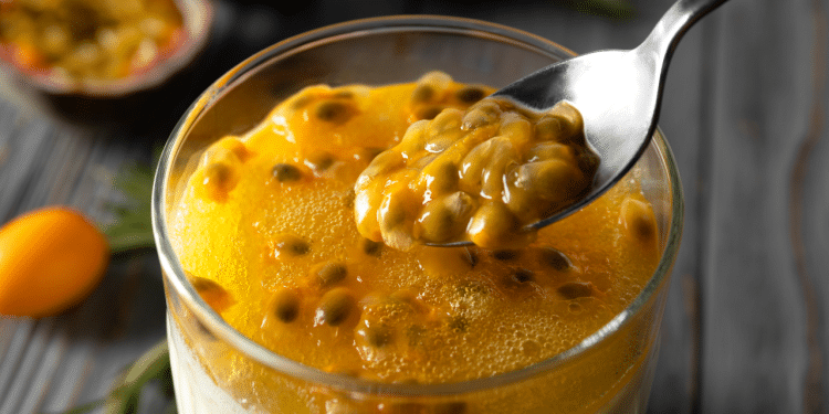 Mousse de maracujá cremoso: receita rápida, fácil e deliciosa