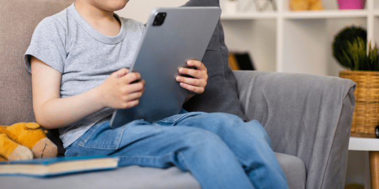 O que seus filhos estão realmente assistindo no tablet