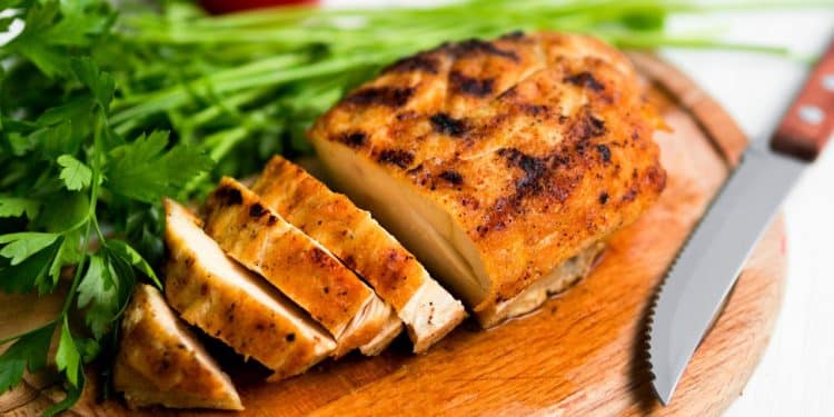 Peito de frango na air fryer receita simples e gostosa.