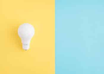 Lâmpada representando crianças com superdotação.