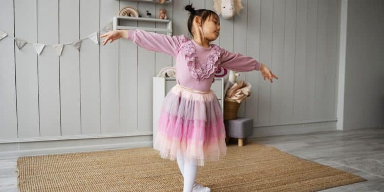 Criança que ama a dança.