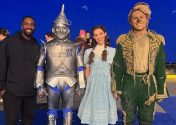 Quem interpreta a Dorothy em 'Wicked Parte 2' Conheça a atriz